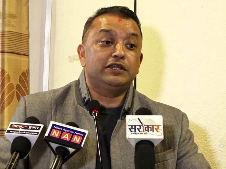कांग्रेस महामन्त्री गगन बने 'एक बागी' विमोचनकाे उद्घोषक (भिडियो)